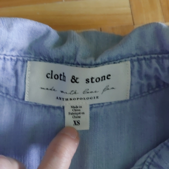 Cloth & stone chambray botton down shirt size XS - Picture 4 of 5